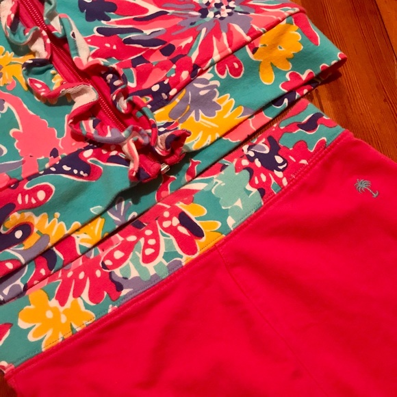 Lilly Pulitzer Girls Sweatsuit Size L (8-10) - Picture 4 of 4